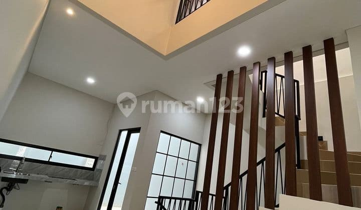 Dijual cepat 2 rumah baru 3 LT di Tomang Jakarta Barat