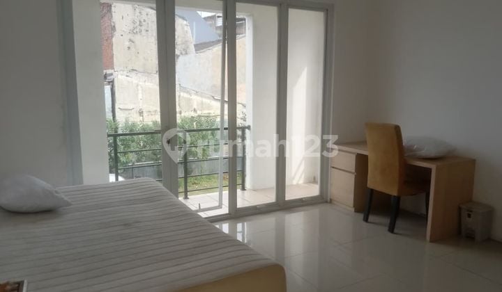 Dijual /Disewakan Cepat Rumah Baru Siap Huni 3 Lantai di Tomang Jakarta Barat