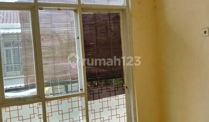 Affordable For Rent 2-Story Hook House in Royal Palm Taman Surya 5
