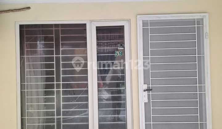 Dijual Murah Rumah Rapi Baru Renovasi di Golden Palm Jakarta Barat