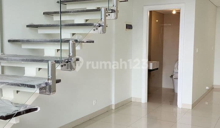 Soho Vieloft Ciputra World Under 2M