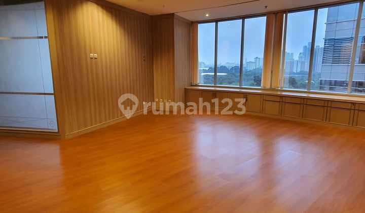 Office Space 218M Lt. 12 di Menara Sudirman View Ashta District 8