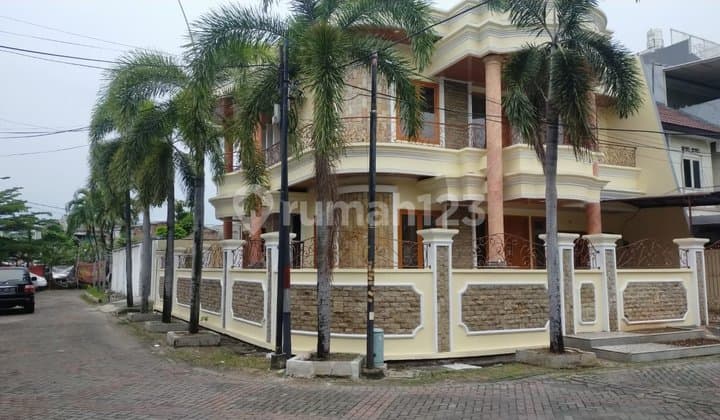 FOR RENT: Corner House 2 Floors, Strategic Location in Taman Surya Housing Complex