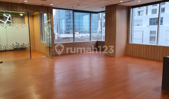 Office Space 300M Lt.8 di Menara Sudirman View Astha District 8