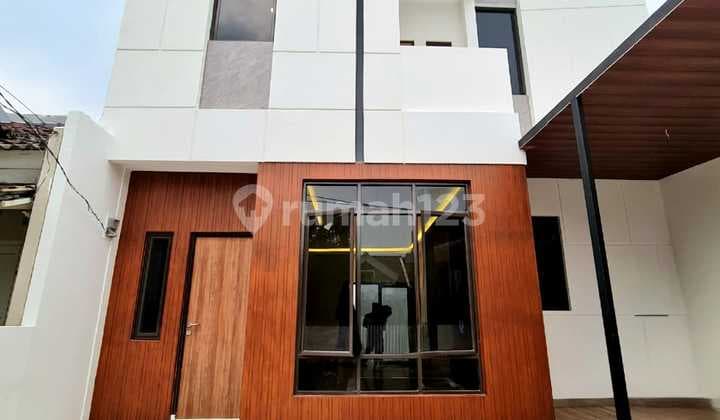 Rumah Brand New 3 Lantai Dengan Rooftop Dekat Tol Parigi Di Graha
