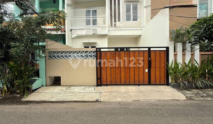 Brand New House Graha Bintaro Lokasi Strategis Dekat Tol Parigi