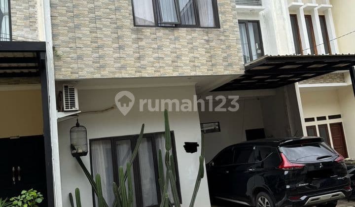 Rumah Minimalis 2 Lantai Dalam Mini Cluster Dekat Sektor 4