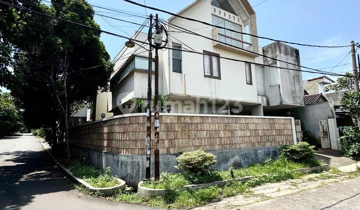 Rumah Bagus Minimalis Modern 2.5 Lantai Semi Furnished Di Ciputat Dekat Bintaro Sektor 9