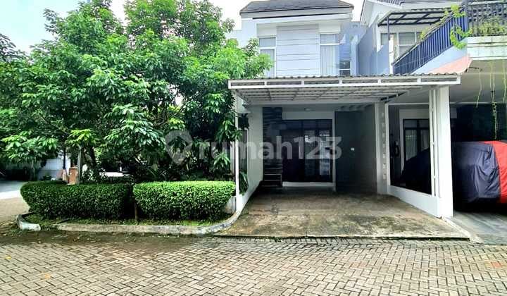 Ready-to-Occupy Corner House in a Cluster Near Pondok Ranji Station