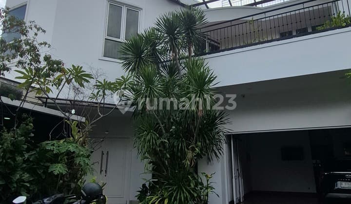 Rumah di Pondok Indah Jakarta Selatan Sangat Terawat Siap Huni