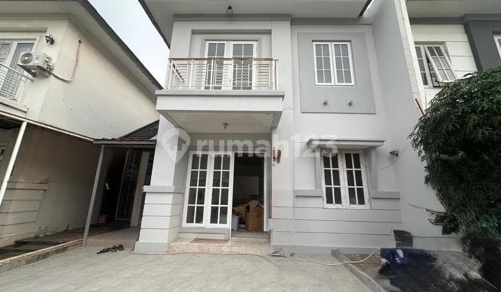 DISEWAKAN RUMAH FULL RENOV LOKASI SUPER STRATEGIS,KOTAWISATA!