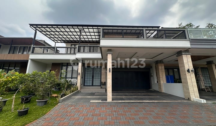 Luxury House 2 Lantai,Full Interior dan Private Pool Kotawisata