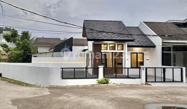 Harga di Bawah Pasaran! Rumah dengan Tanah Luas,Posisi Hook di Harvest Cileungsi