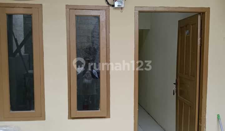 Di Kontrakan Rumah di Gondrong Belakang Green Lake 4 Sekat