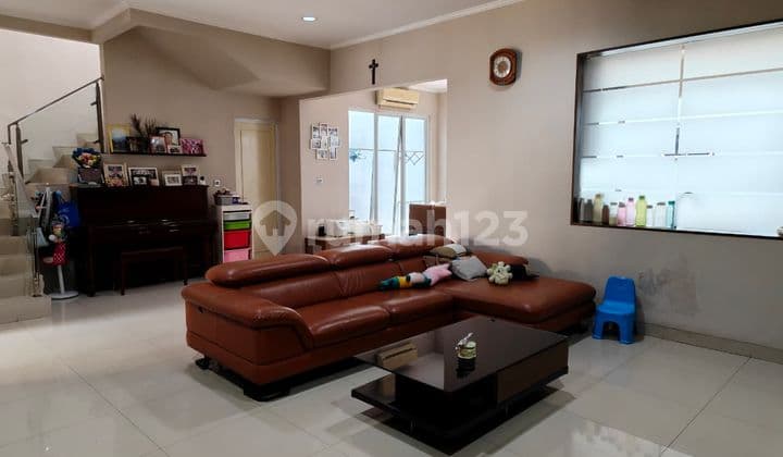 Dijual Rumah Megah di Kebun Jeruk Jakarta Barat