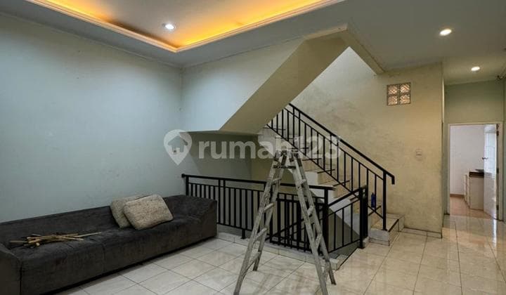 Disewakan Ruko 3 Lantai di Jelambar Jaya Jakarta Barat