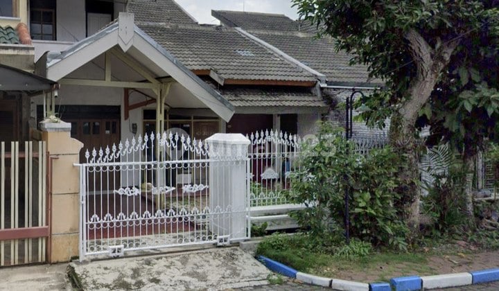 Dijual Rumah 2 Lantai di Araya Malang