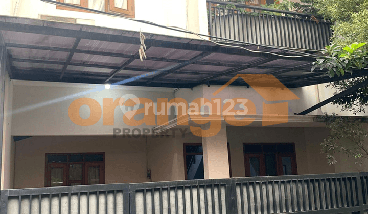 Di Jual Cepat Rumah 2 Lantai di Jagakarsa Jakarta Selatan