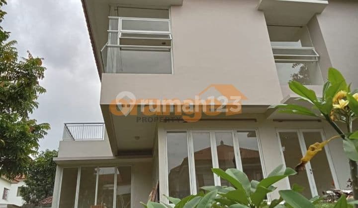 Di Jual Rumah 2 Lantai Siap Huni di Rancamaya Golf Estate