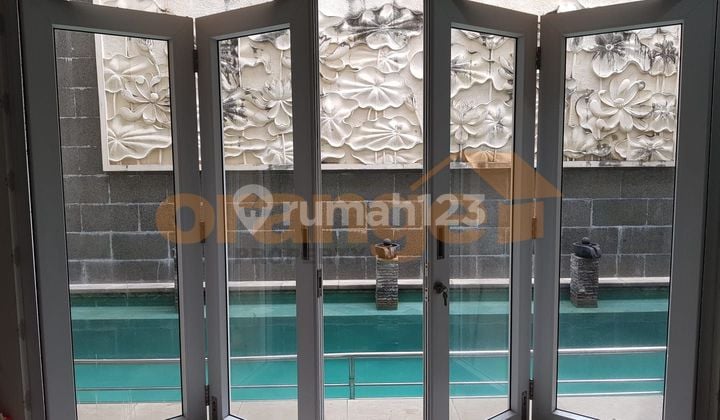 Di Jual Rumah Hadap Selatan Kolam Renang Kota Wisata Cibubur