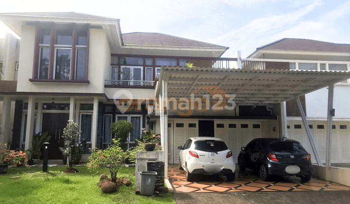 Di Jual Rumah Cantik 2 Lantai Depan Taman di Kota Wisata Cibubur