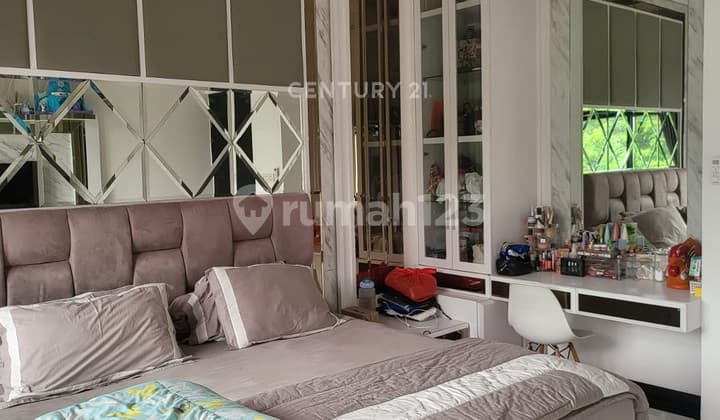 Rumah Tinggal 3 Lantai Lokasi Strategis Di Kelapa Gading S8411