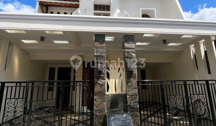 Rumah Siap Huni Di Lingkungan Tenang Di Pondok Bambu