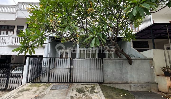 Rumah 2 Lantai Modern Industrial di Pulomas Jakarta S8916