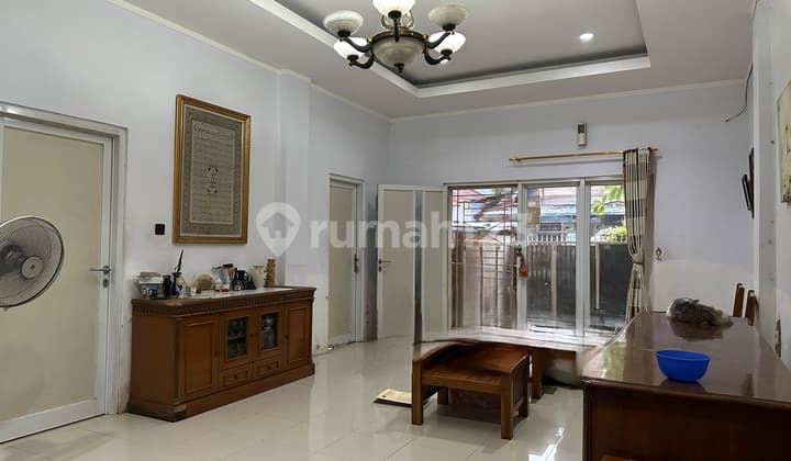 Residential House Suitable for Boarding in Palmeriam Matraman S8731