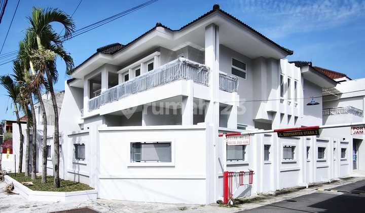 Rumah Mewah 7 Kamar Tidur di Banyuanyar Solo Siap Huni