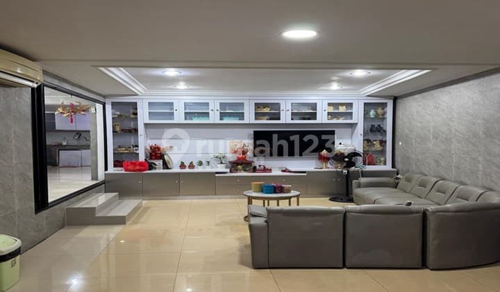 Rumah Modern Minimalis - Nyaman untuk Keluarga Anda Dijual Rumah 2,5 Lantai di Perumahan Greenvile Modern Siap Huni