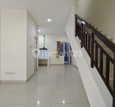 Cari Tempat Tinggal Nyaman? Ini Jawabannya!" Disewakan Rumah 2 Lantai di Perumahan Puri Mansion Unfurnish Cocok untuk yang Sudah Memiliki Barang