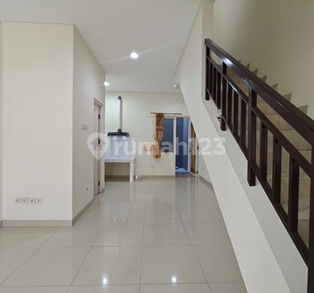 Cari Tempat Tinggal Nyaman? Ini Jawabannya!" Disewakan Rumah 2 Lantai di Perumahan Puri Mansion Unfurnish Cocok untuk yang Sudah Memiliki Barang