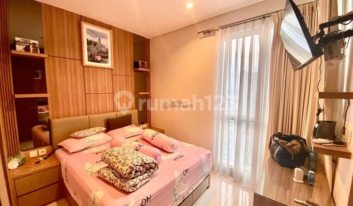 Smart Investment, Classy Living. "For Sale 3Br Apartment in Suite Taman Anggrek Residence with Bonus Furnished, Strategic Location Ideal for Residence and Investment