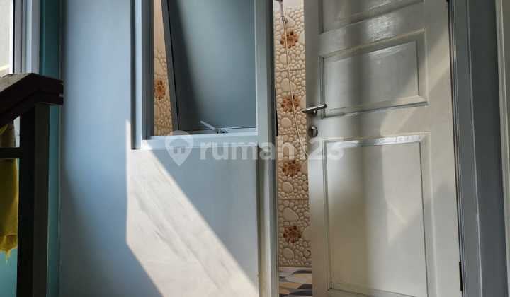 Rumah 2Lt di Serpong Semi Furnish Sdh Renovd Jual SHM Bs KPR