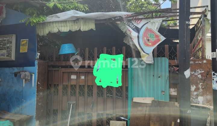 Rumah Tua Hitung Tanah Saja di Sawah Besar Jakarta Pusat Rumah Tua Hitung Tanah Saja di Sawah Besar Jakarta Pusat