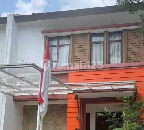 Quick Sale & Ready to Live Renovated House in Nusaloka near BSD Toll Exit