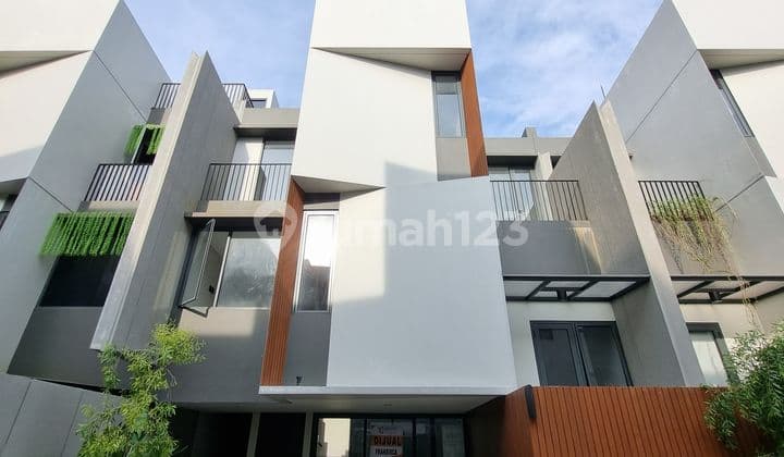 Dijual Cepat Unit Terbatas Townhouse di Lokasi Strategis di Hunni Bintaro