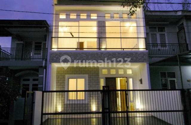 Dijual Rumah Sektor 8B Gading Serpong Siap Huni Minimalis 2 Lantai Full Canopy