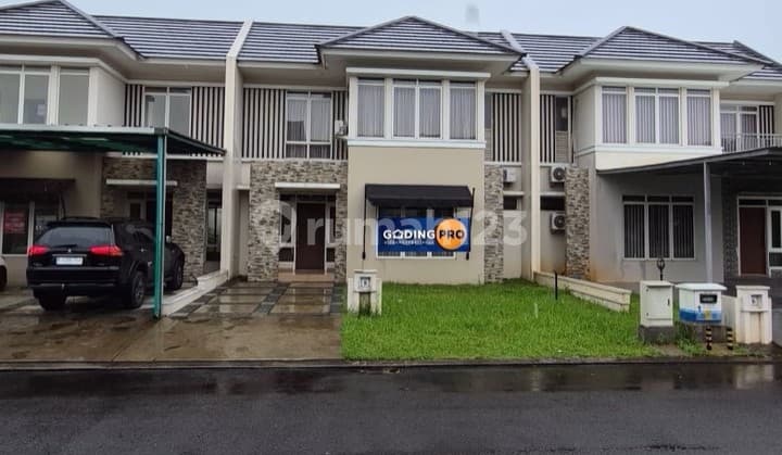 Disewakan Rumah Semi Furnished 2 Lantai di Cluster Helios Suvarna Sutera Tangerang