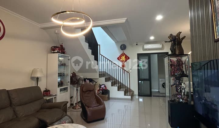 Dijual Rumah Bagus 8x15 Type Premium Furnished Cluster Carson, Gading Serpong