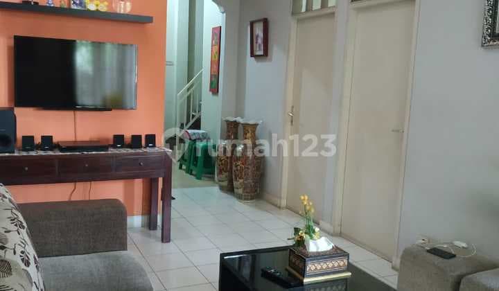 Dijual Turun Harga Rumah 2 Lantai SHM di Bsd Nusaloka Tangerang