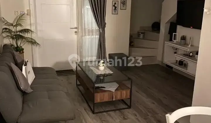 Dijual Rumah Cantik 2 Lantai Cluster Martinez, siap Huni, Gading Serpong