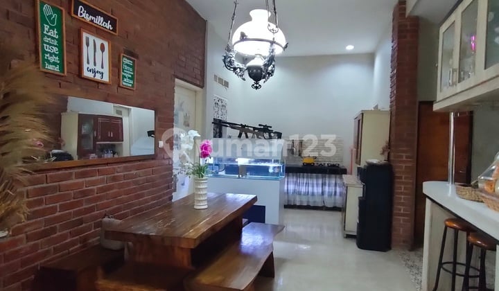 JUAL CEPAT Harga Nego Rumah Bagus Ornamen Kayu Jati di Ciater Serpong Tangsel