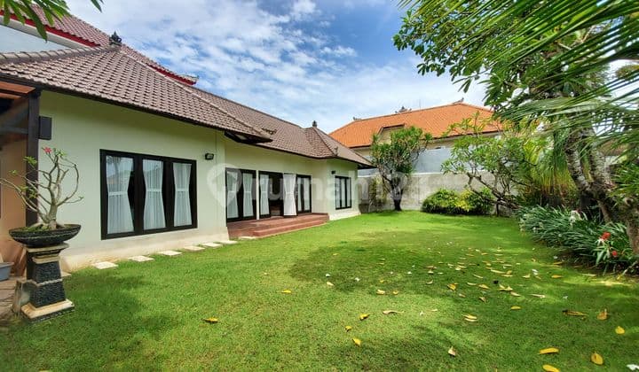 Disewakan Rumah Minimalis Full Furnished dengan Taman Luas di Pemogan | Prpd289