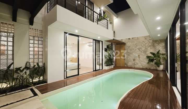 Brand New Villa Modern Elegan dengan Sunken Living dan Kolam Renang Pribadi di Goa Gong | Prpj202