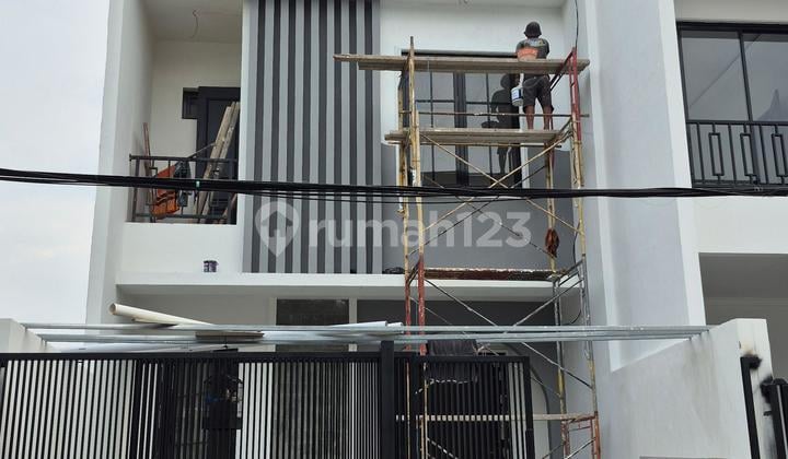 Dijual Rumah 2Lt Strategis Perum Araya Surabaya