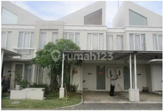For Sale via Auction: A 2-Story House in Grand Pakuwon Tandes, Surabaya