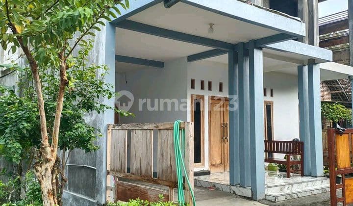 Dijual Rmh 2Lt Baru Tinggal Finish di Sooko Mojokerto