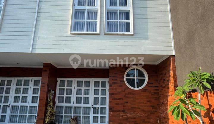 Dijual Rumah Siap Huni Daerah Pariwisata Seminyak Denpasar Bali